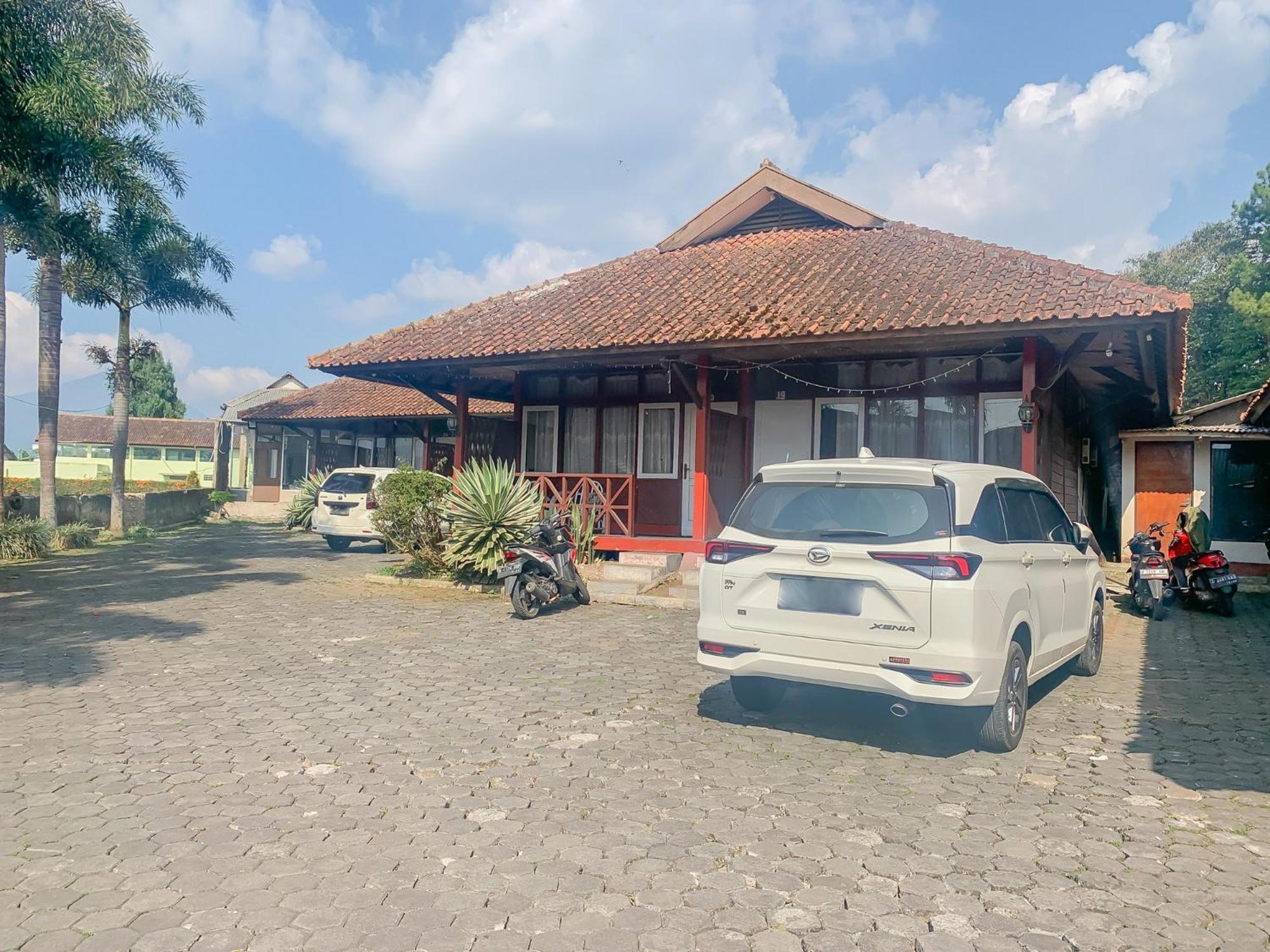 Pesona Lembang Mitra Reddoorz 2*